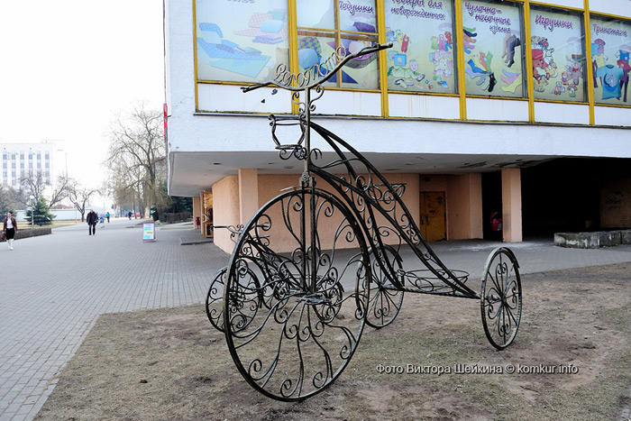 В Бобруйске появились чугунные велосипеды