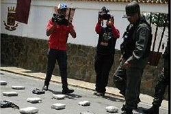 В Венесуэле с неба упала тонна кокаина