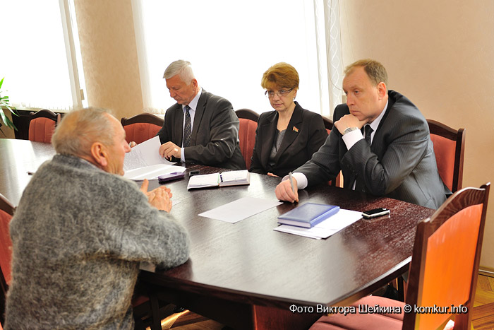 Председатель горсовета депутатов Михаил Желудов и член Совета Республики Национального собрания РБ Нина Костян провели совместный прием 