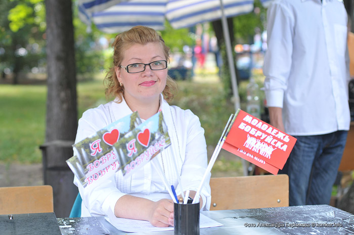 В Бобруйске пели и плясали ведущие телеканала «Беларусь 2»