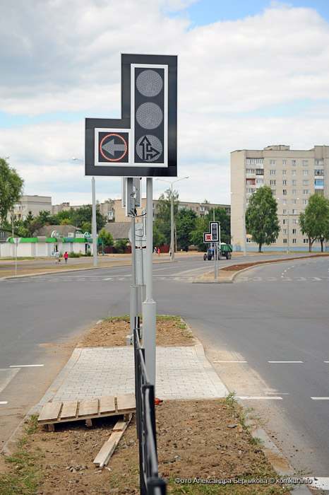 На оживленном перекрестке Бобруйска появился новый светофор