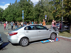 На главной площади Бобруйска столкнулись «Киа-Рио» и «Фольксваген» (дополнено)