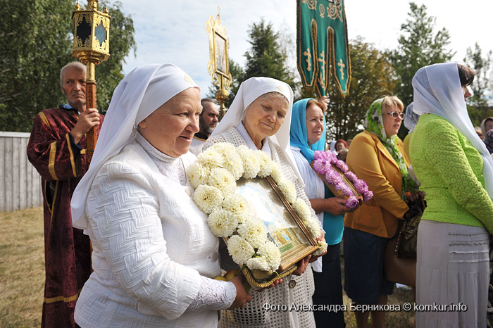 Крестный ход на яблочный спас