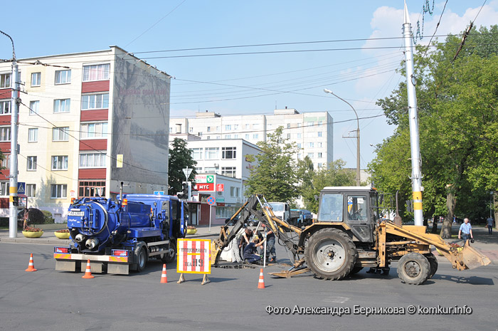 На главной улице Бобруйска провалился асфальт