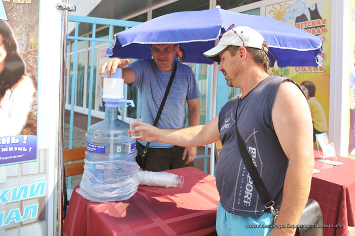 В Бобруйске бесплатно угощают водой 