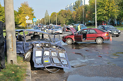 Крупная авария в Бобруйске, три человека госпитализированы (обновлено)