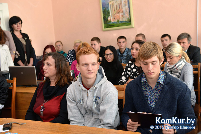 В Бобруйске наградили молодых волонтеров 