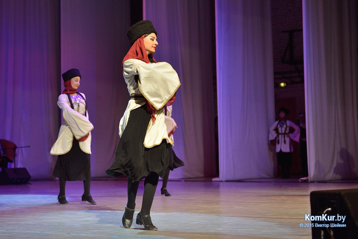 В Бобруйске прошел концерт грузинского ансамбля песни и танца «Салхино»
