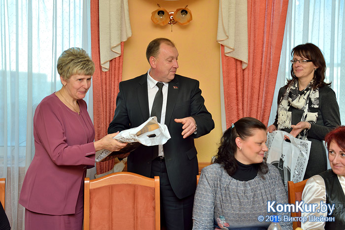 Председатель Бобруйского горисполкома провел торжественный прием, посвященный Дню матери