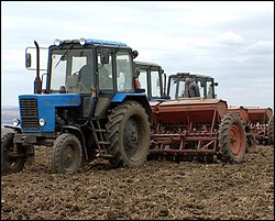 В Бобруйском районе дефицит трактористов