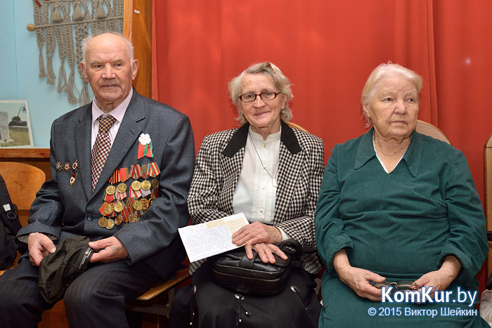 «Прочти и передай товарищу»