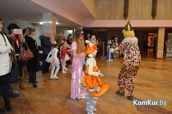 Мэр Бобруйска поздравил детей с Новым годом