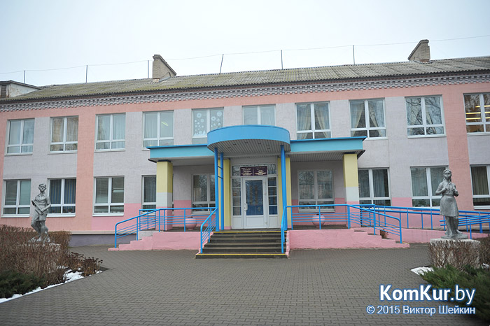 Жилье для сирот, или Кого назвать мамой?