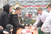 В субботу, 19 декабря, в войсковой части 5527 прошел день открытых дверей, приуроченный к принятию военной присяги новобранцами