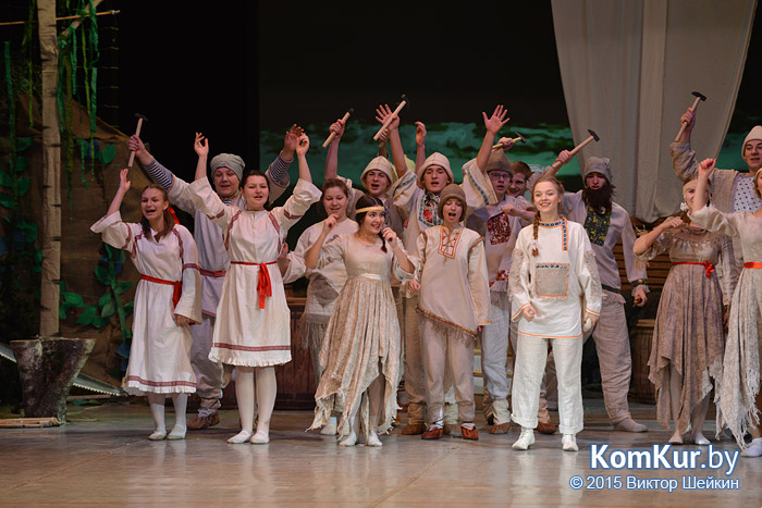 Мэр Бобруйска поздравил детей с Новым годом