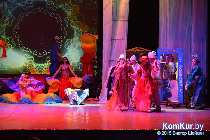 Мэр Бобруйска поздравил детей с Новым годом