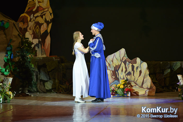 Мэр Бобруйска поздравил детей с Новым годом