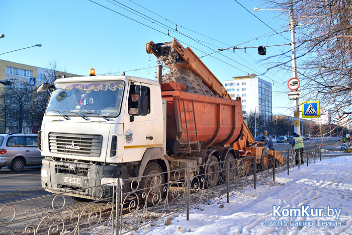 Убрать и подсолить бобруйские дороги 