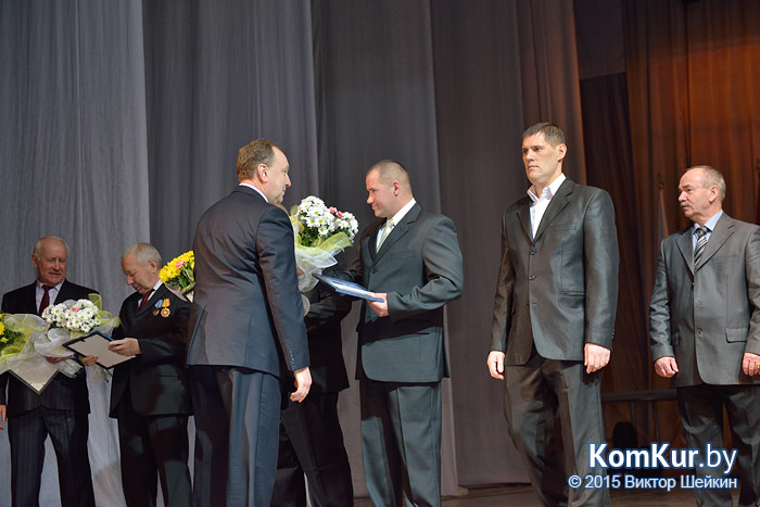 Награждены лучшие спортсмены и тренеры Бобруйска по итогам 2015 года