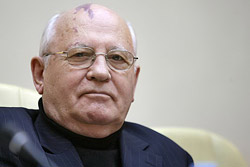 Горбачев посоветовал Михалкову не лезть не в свое дело
