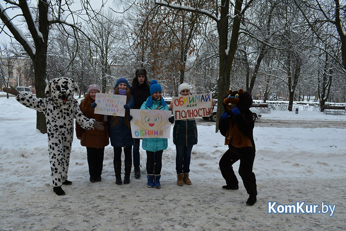 По Бобруйску ходили Бобр и Далматинец и обнимали прохожих