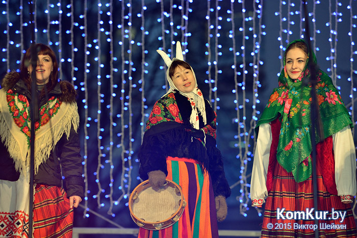 На площади Ленина прошел рождественский концерт