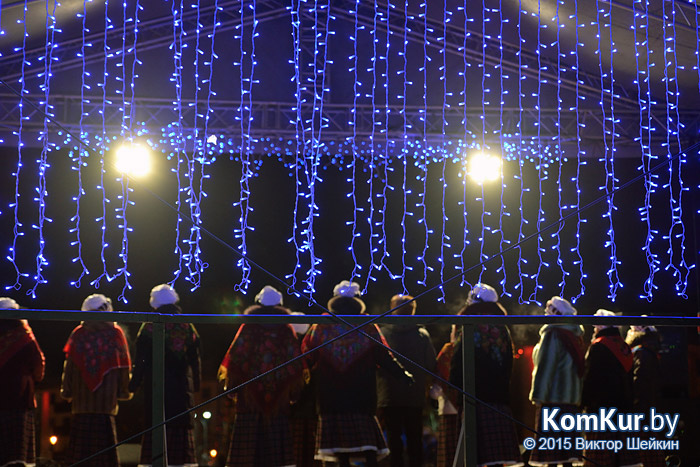 На площади Ленина прошел рождественский концерт