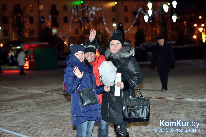 На площади Ленина прошел рождественский концерт