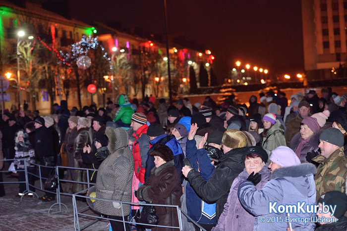 На площади Ленина прошел рождественский концерт