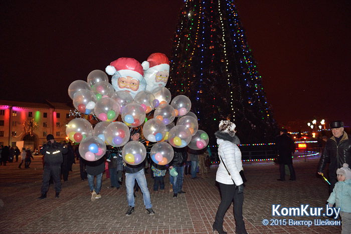 На площади Ленина прошел рождественский концерт