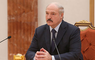 Лукашенко подписал указ, продлевающий до 1 января 2016 года работу ИП без подтверждающих документов на товары