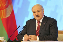 Лукашенко не поддержал предложение о повышении зарплаты госслужащим