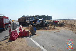 Авария под Бобруйском: водителя достали из искореженного авто 