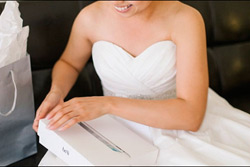 МНС: невестам придется заплатить налог за дорогие подарки от женихов
