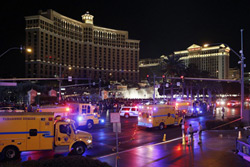 Автомобиль въехал в толпу перед казино в Лас-Вегасе: один погибший, десятки пострадавших